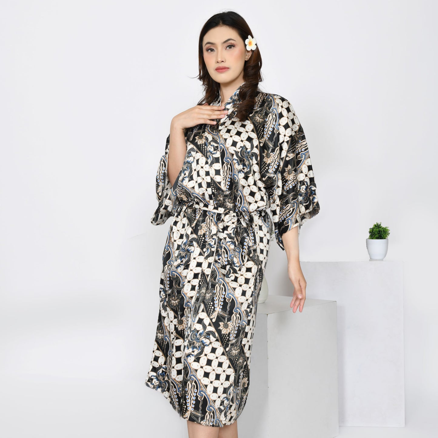 Silk robe Kimono Woman, Bali Silk Blend kimono Robe monochrome